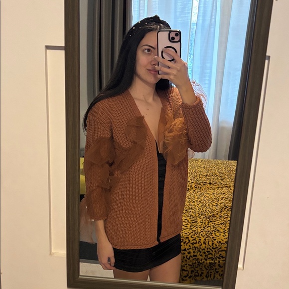 NEW Beautiful Cardigan🤍💫 - Picture 4 of 8
